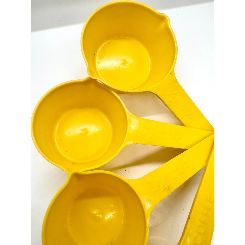 Vintage Lustro Ware Yellow Plastic Measuring Cups‎ Set 4pc Mid Century Retro
